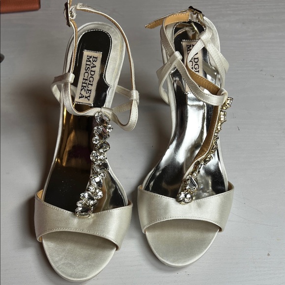 Badgley Mischka Ivory Heels with Crystal Embellishments - Picture 1 of 5